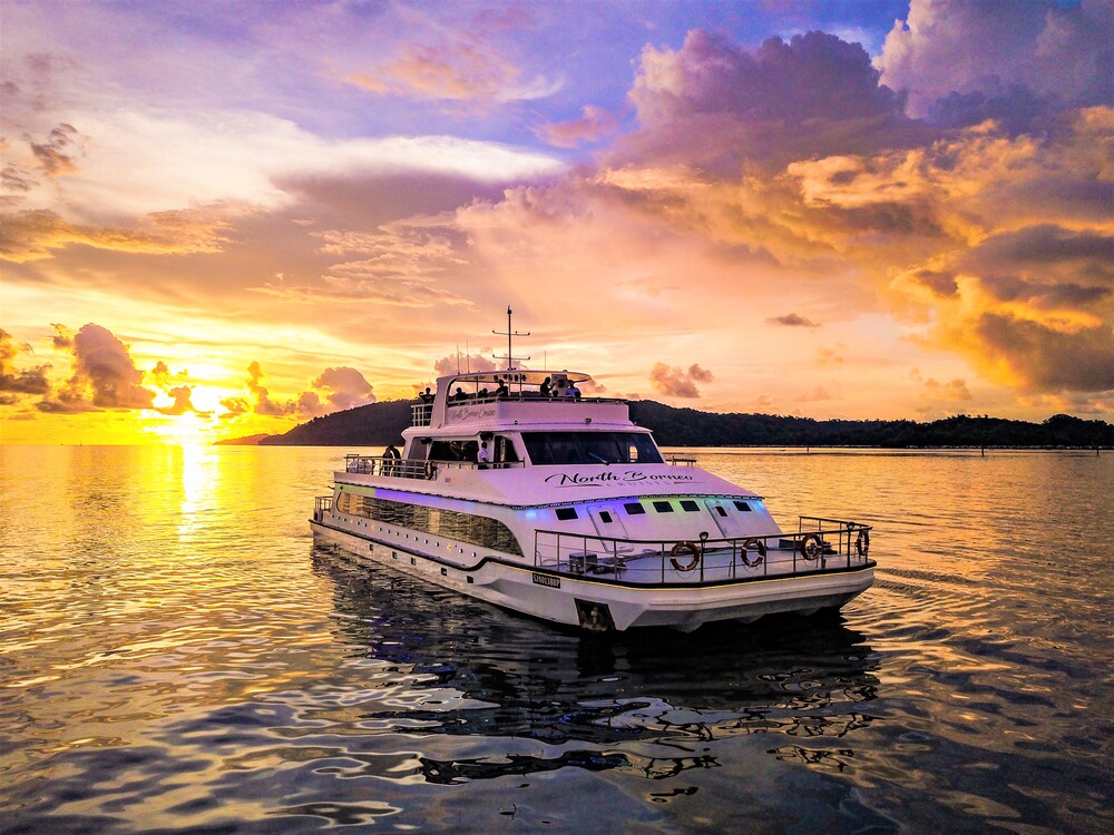 Sunset Cruises: The Best Experiences on Water