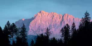 What Is the Difference Between Golden Hour and Alpenglow?